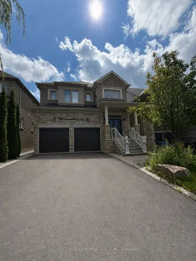 232 Frederick Curran Lane, Newmarket, On L3x 3j3
