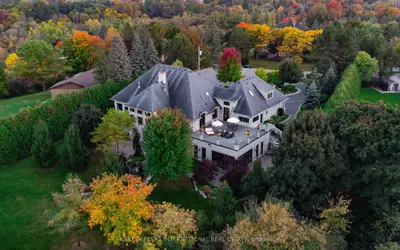 111 Manitou Drive, King, On L7b 1e7