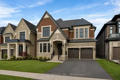 8 Heart Lake Circle, King, On L7b 0t1