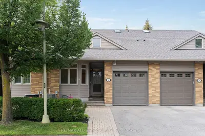 16 Kingfisher Cove Way, Markham, On L6e 1b4