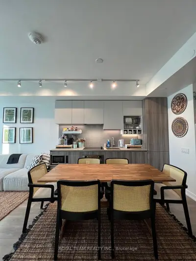 Condo Apartment in Vaughan