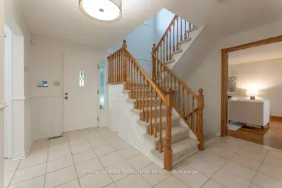 25 Stiver Court, Markham, On L3r 2r1