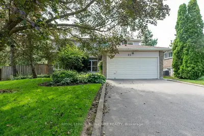 25 Stiver Court, Markham, On L3r 2r1