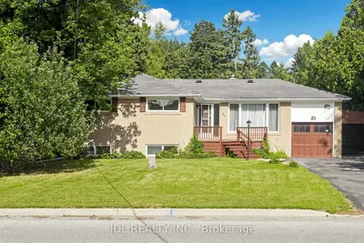 105 Park Avenue, Newmarket, On L3y 1t6