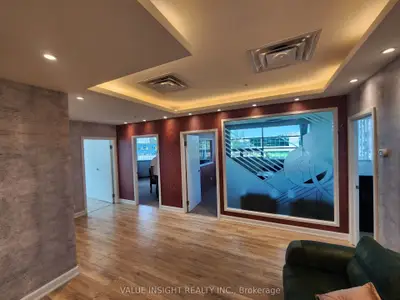7077 Bathurst Street Unit 204, Vaughan, On L4j 2j6