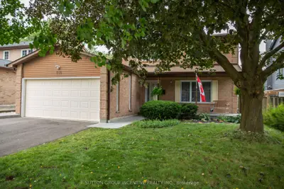 160 Walton Drive, Aurora, On L4g 3r8
