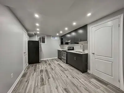 130 Orr Drive Lower, Bradford West Gwillimbury, On L3z 0s2