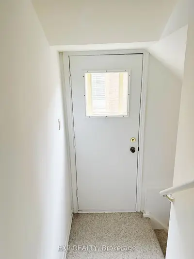 11 Marion Crescent Lower, Markham, On L3p 6e8