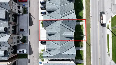 260 Eagle Street 06, Newmarket, On L3y 1k1