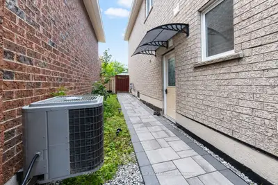 33 Deerwood Crescent, Richmond Hill, On L4e 3v4