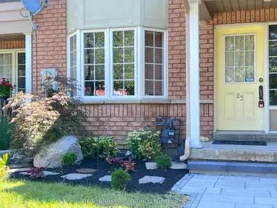 23 Piera Gardens, Markham, On L3r 5g8