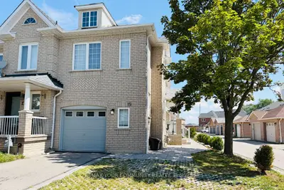 15 Benjamin Hood Crescent, Vaughan, On L4k 5m3