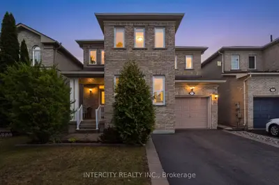 37 Redfinch Crescent, Vaughan, On L4h 2c5