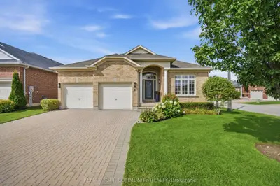 2 Suggs Lane, Whitchurch-stouffville, On L4a 0k6