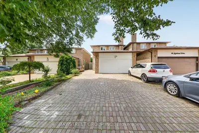 44 Maitland Drive, Markham, On L3r 4m7