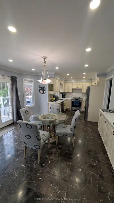65 Timber Lane, Vaughan, On L4l 3j6