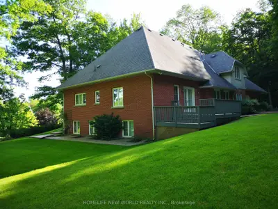 36 Country Heights Drive, Richmond Hill, On L4e 3m8