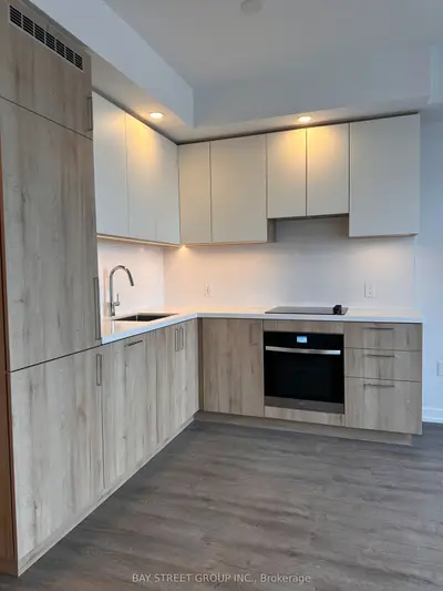 21 Meadowdale Road 1501, Vaughan, On L4k 0h6