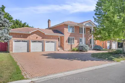 45 Aitken Circle, Markham, On L3r 7l3