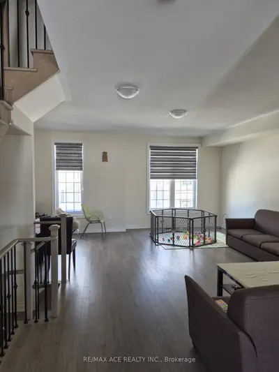 32 Andress Way, Markham, On L3s 0e9