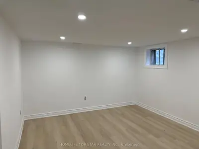 38 Cartier Crescent Bachelor, Richmond Hill, On L4c 2n2