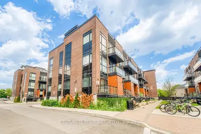 5289 Highway 7 D-803, Vaughan, On L4l 0j1