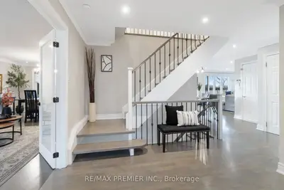 60 Nobleview Drive, King, On L0g 1n0
