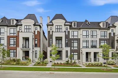 Att/Row/Townhouse in Richmond Hill