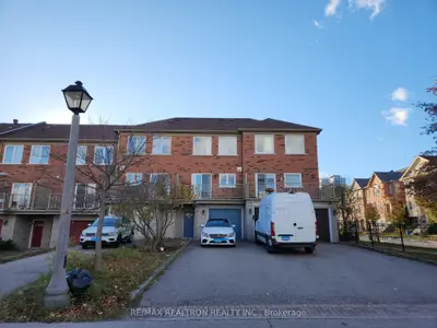 17 Carnation Road, Markham, On L3t 7v3