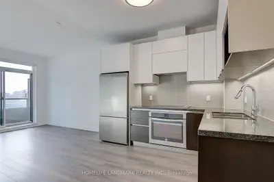 25 Water Walk Drive 506, Markham, On L6g 0g3
