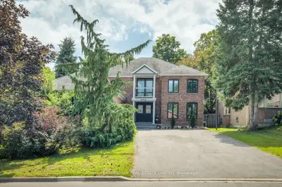 365 Kennedy Street W, Aurora, On L4g 5m5