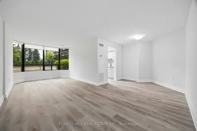 7420 Bathurst Street 101, Vaughan, On L4j 6x4