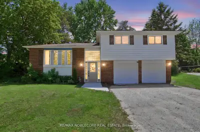 17 Larkdale Crescent, Essa, On L0m 1b0
