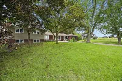 41 Hamilton Drive, Newmarket, On L3y 3e7