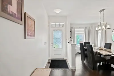 100 Mondial Crescent E, East Gwillimbury, On L9n 0s2