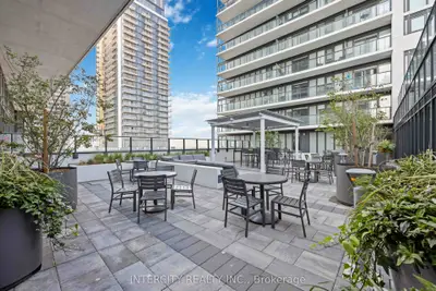 9000 Jane Street 523, Vaughan, On L4k 2m9
