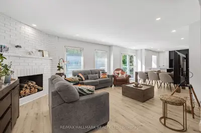 133 Heathwood Heights Drive, Aurora, On L4g 4w2
