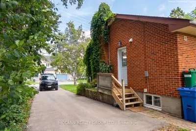562 Mulock Court A, Newmarket, On L3y 5h2