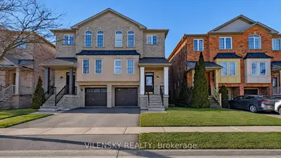 26 Coast Avenue, Vaughan, On L6a 3y1