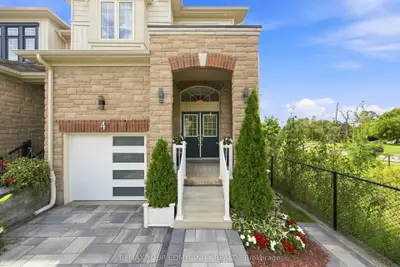 4 Greenwood Drive, Essa, On L3w 0n5