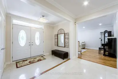 112 Strathearn Avenue, Richmond Hill, On L4b 2l2