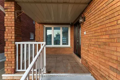 34 Lamp Crescent, Vaughan, On L4l 6j9