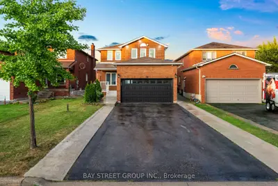 34 Lamp Crescent, Vaughan, On L4l 6j9