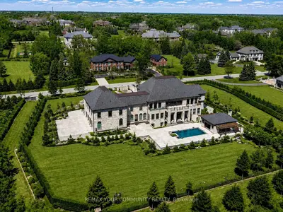 15 Eden Vale Drive, King, On L7b 1l8