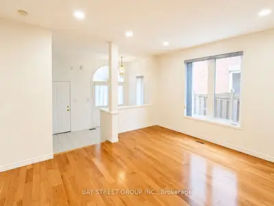 Upper 165 Worthing Avenue, Markham, On L3s 4m8
