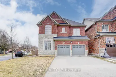 116 Dunlop Street, Richmond Hill, On L4c 0x1