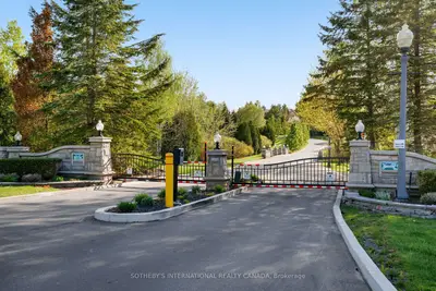 463 Crossing Bridge Place, Aurora, On L4g 7n1