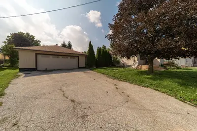 7826 Yonge Street, Innisfil, On L9s 1l4