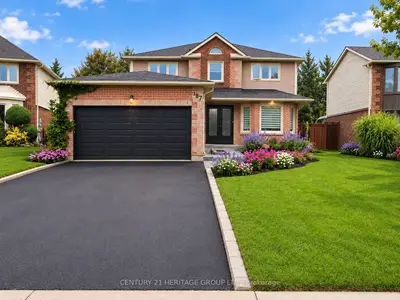 187 Glenway Circle, Newmarket, On L3y 7s5