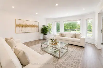 187 Glenway Circle, Newmarket, On L3y 7s5